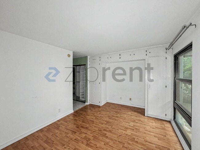 Photo - Unit H1030