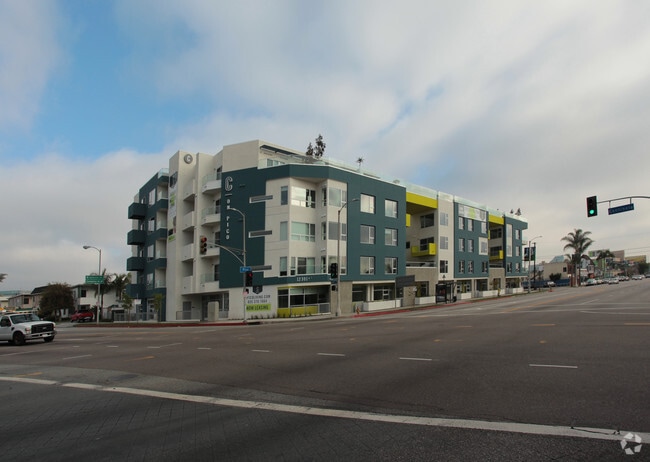 Building Photo - C on Pico