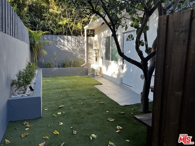 Photo - 13421 Zanja St