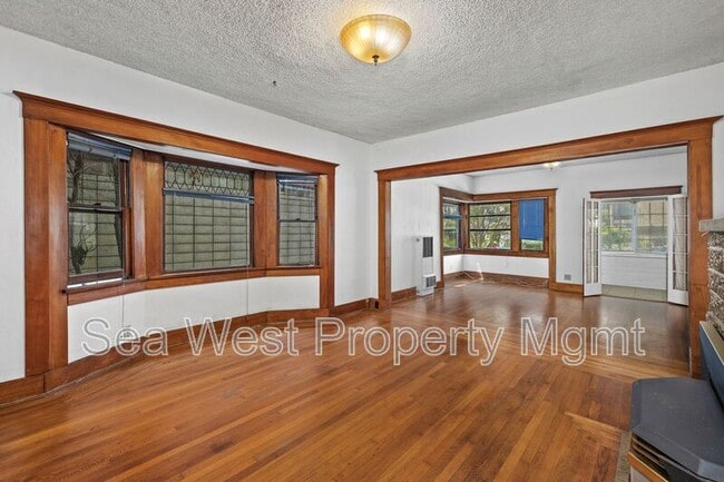 Building Photo - 4083 Albatross St Rental
