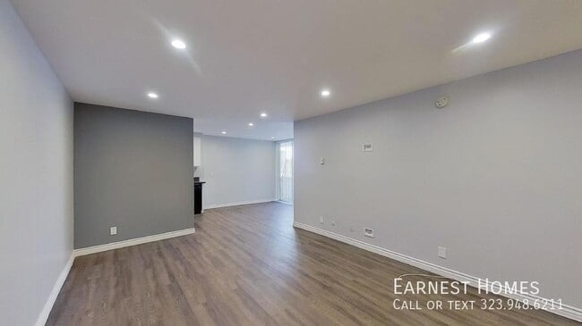 Photo - 525 N Sycamore Ave Unit 321