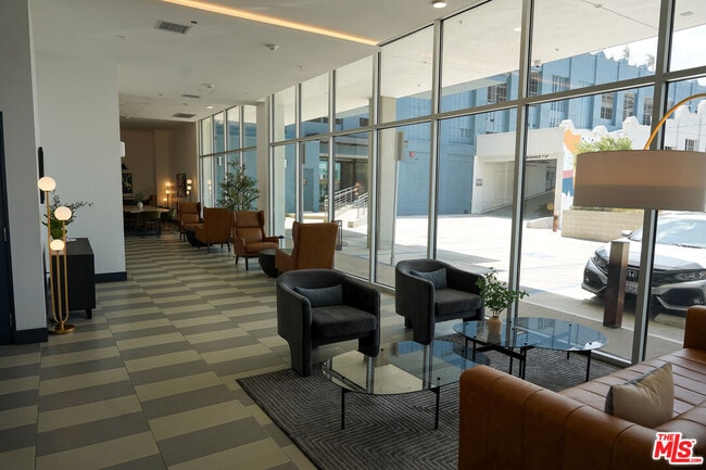 Photo - 800 S Western Ave Unit 712