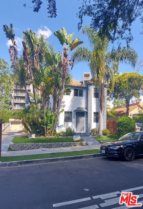 Building Photo - 1053 S Stanley Ave Unit #2