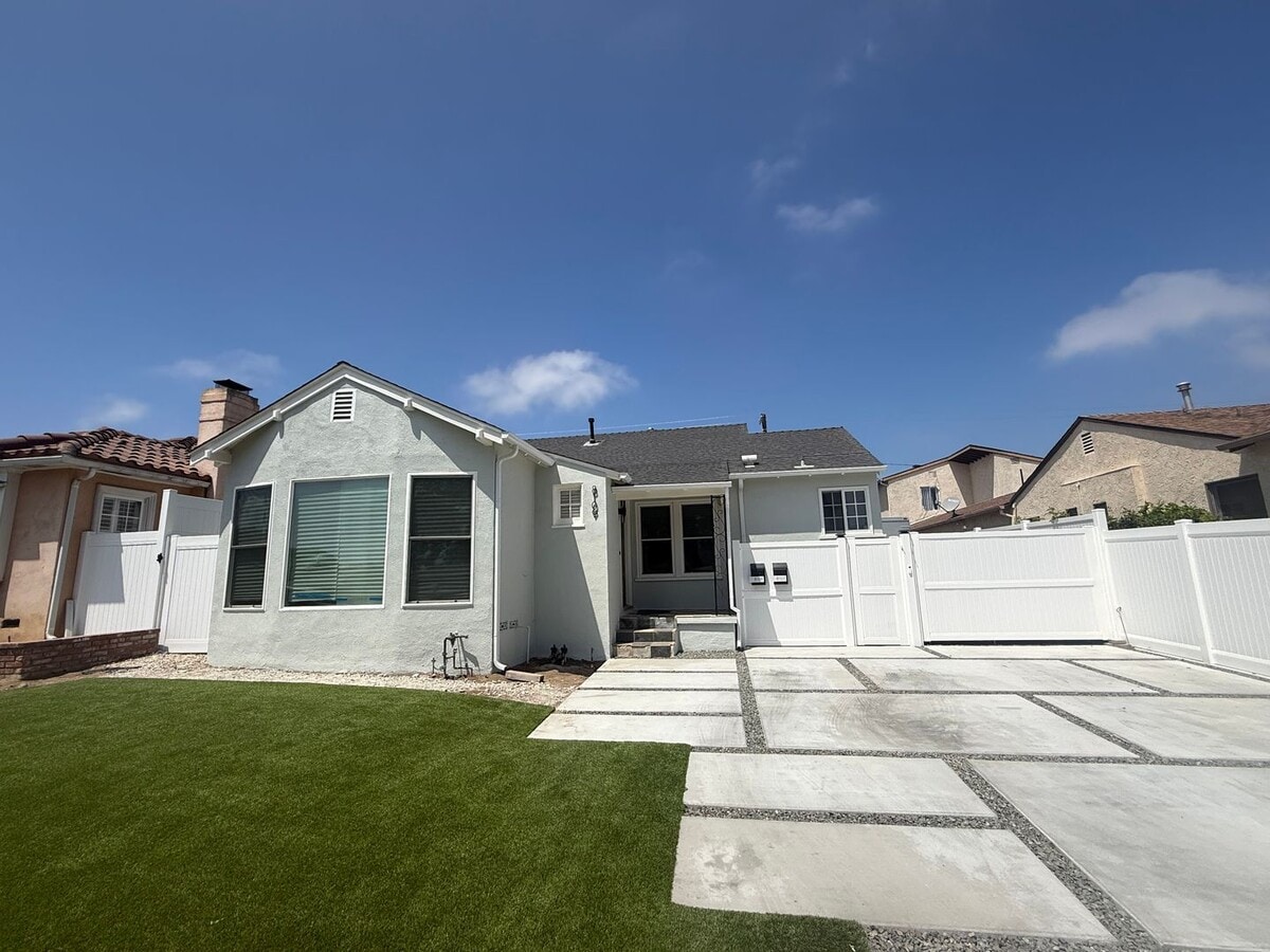 Photo - 8109 Holy Cross Pl