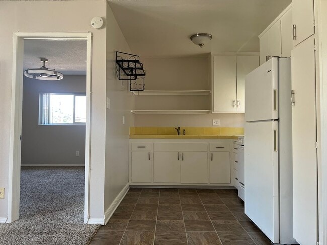 Photo - 2000 Carnegie Ln