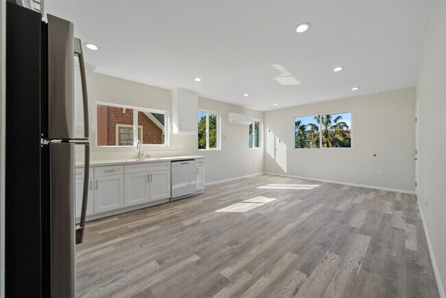 Photo - Must See! Unit 324 1/2