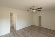 Photo - 220 N Myers St