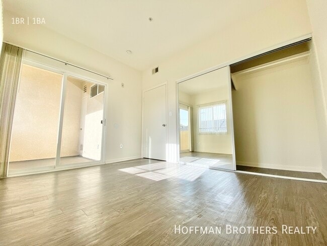 Photo - 251 Robinson St Unit 105