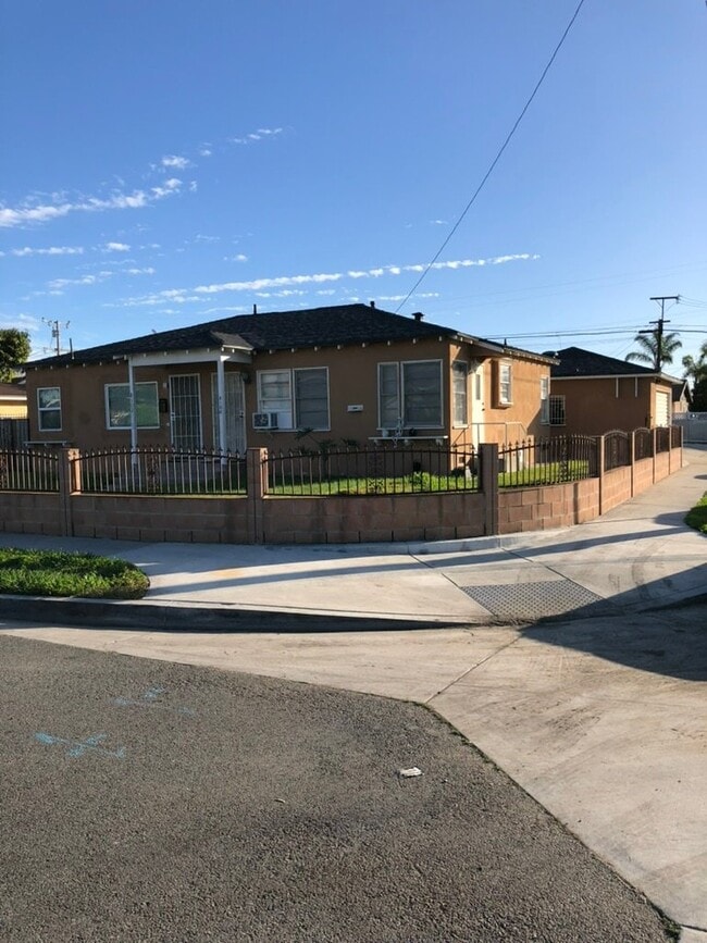 Building Photo - 8102 McKinley Ave