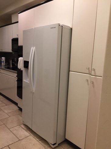 Refrigerator - 11952 Montana Ave Unit 303