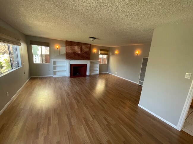 Photo - 3024 Thatcher Ave