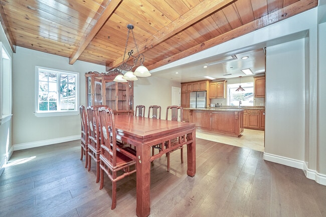 Photo - 4736 Rosemont Ave