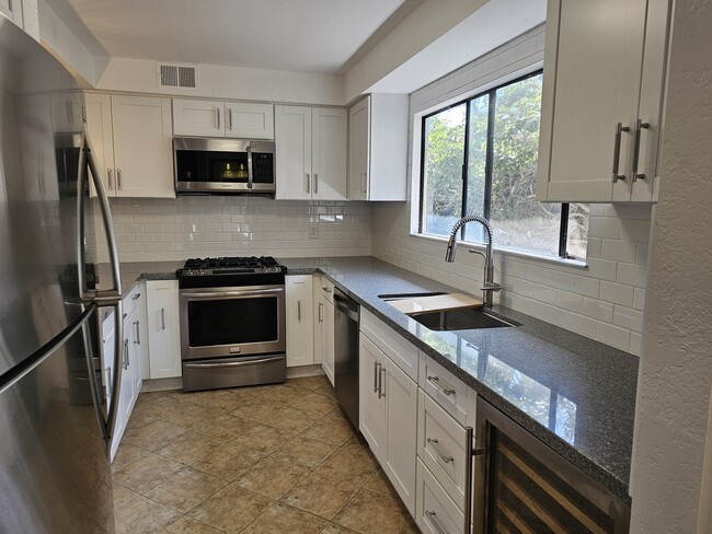 Photo - 1615 Olive St Unit B