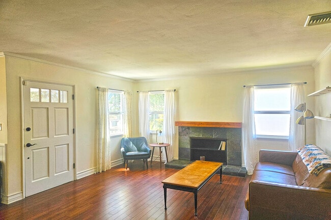 Photo - 436 N Cordova St