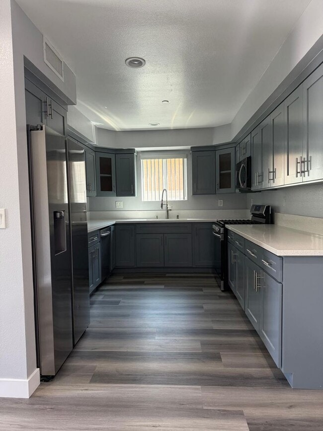 Photo - 1348-1348 E Vernon Ave Unit 1348