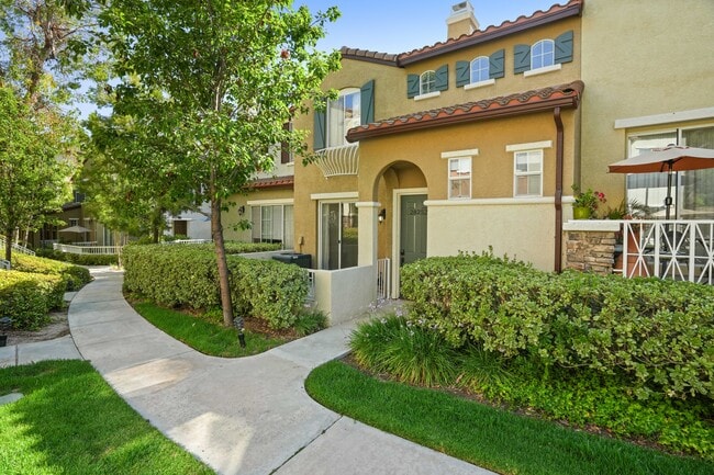 Photo - 28252 Canterbury Ct Townhome