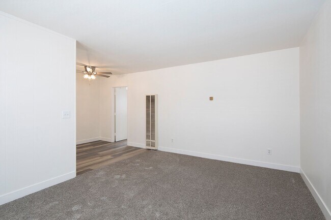 Photo - Trade Winds Apartments