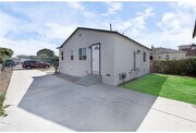 Photo - 907 W Arbutus St House