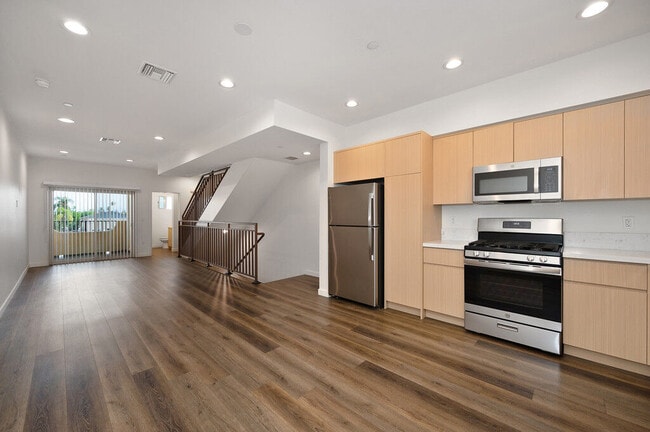 Presidio Townhomes - Presidio Townhomes