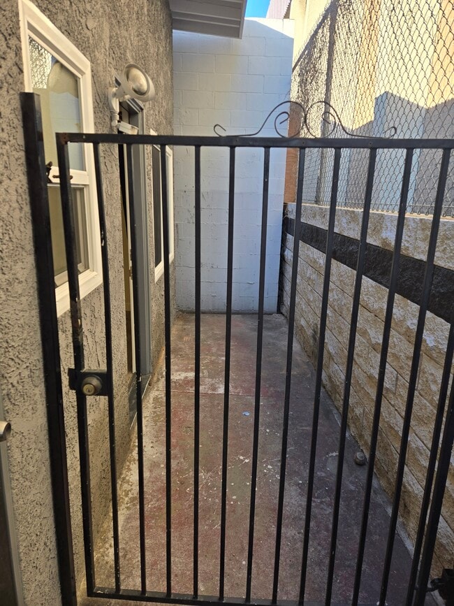 Photo - 139 W Manchester Blvd Unit No. 6