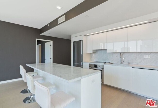 Photo - 1050 S Grand Ave Unit 1001