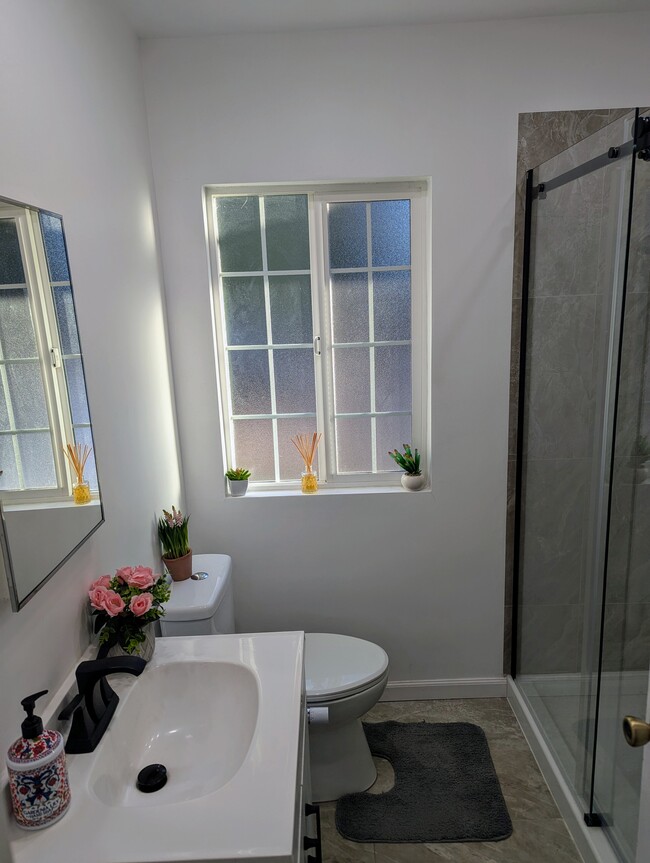 Photo - 19055 Friar St