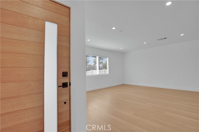 Photo - 18225 Chatsworth St