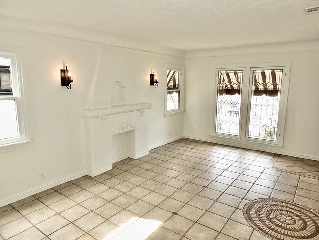 Photo - 50 Pomona Ave