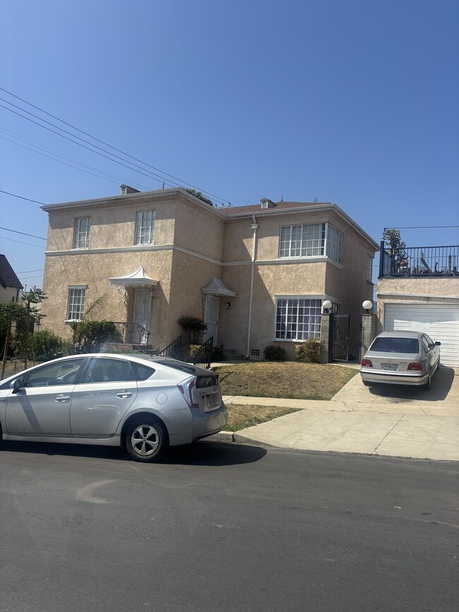 Building Photo - 4861 Dockweiler St Rental