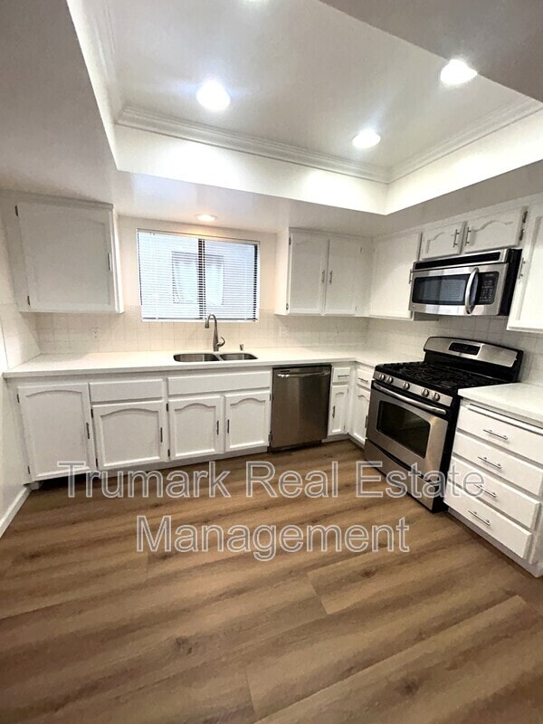 Photo - 3831 La Crescenta Ave