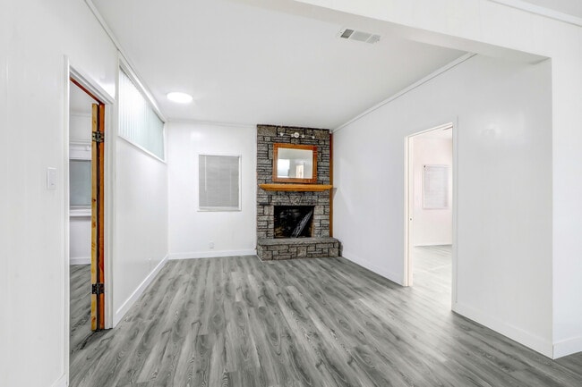 Photo - 9288 Archibald Ave