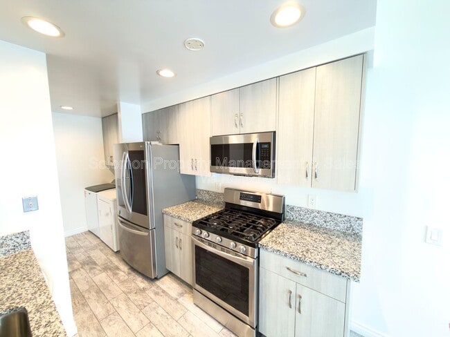 Building Photo - 3623 Harbor Crest Way