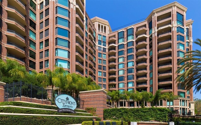 Back of building - 500 W Harbor Dr Unit Luxury 2br Condo