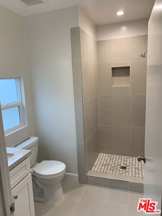 Photo - 2639 Rich St