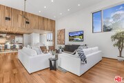 Photo - 661 Broadway St