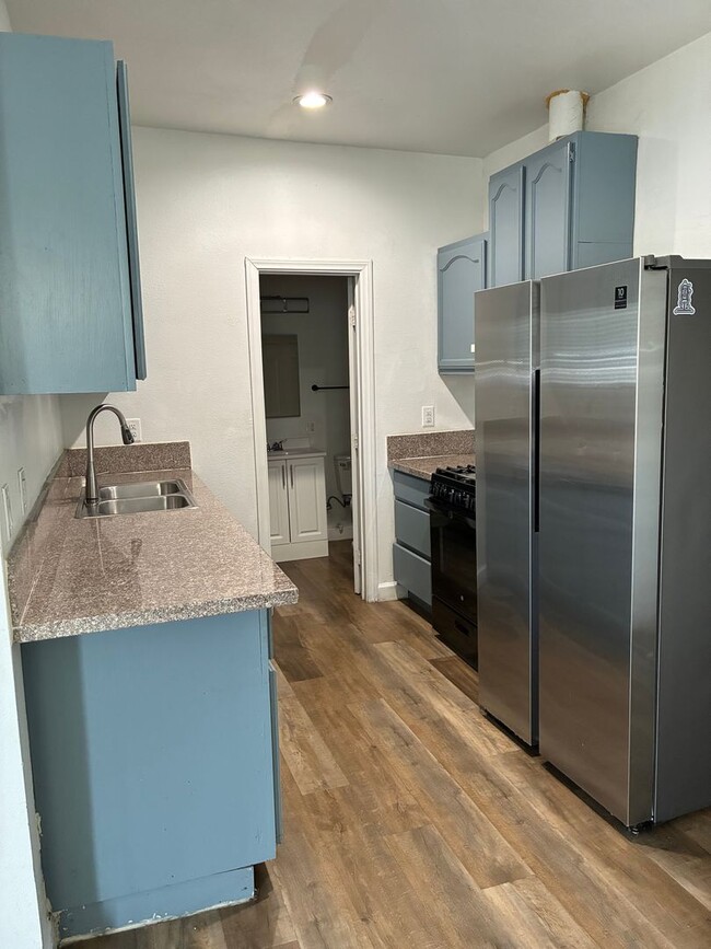 Building Photo - 456 Unit 456-A
