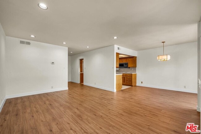 Photo - 11656 Montana Ave Unit 201