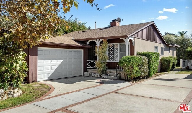 Building Photo - 11130 Greenlawn Ave Rental