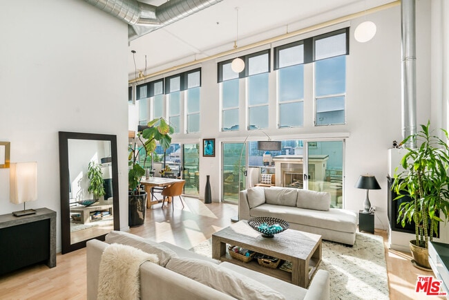 Building Photo - 4215 Glencoe Ave Unit 419