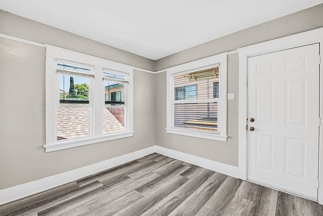 Photo - 1557 Pine Ave Unit 1559.5