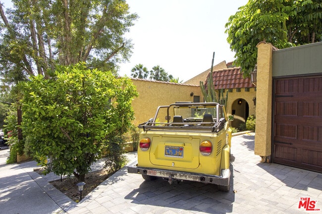 Photo - 1735 N Dillon St