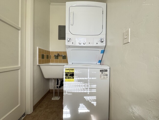 Photo - 318 N Bushnell Ave Unit 318