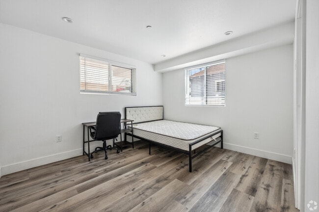 Photo - 1377 W 36th Pl