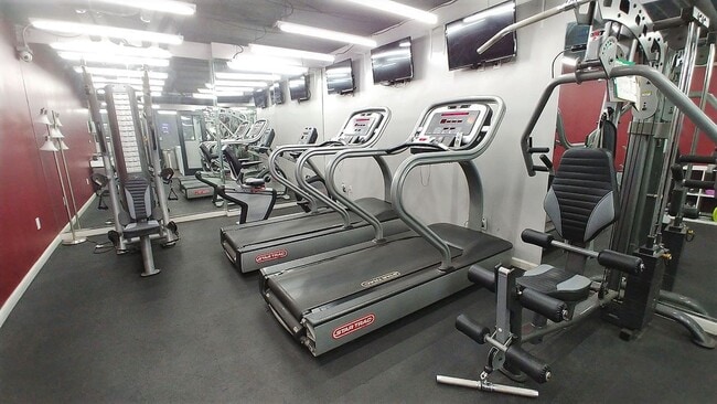 Photo - Villa De Adel Apts