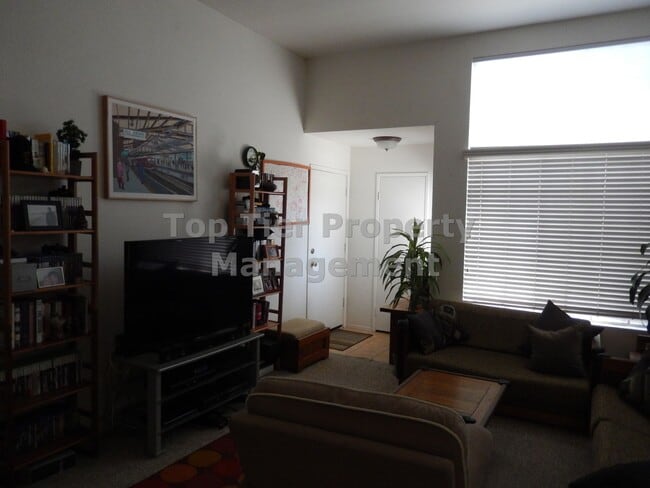 Photo - ****Beautiful 2 bed/2 bath Townhouse in Carlsbad - Great Location - Available 06/21****