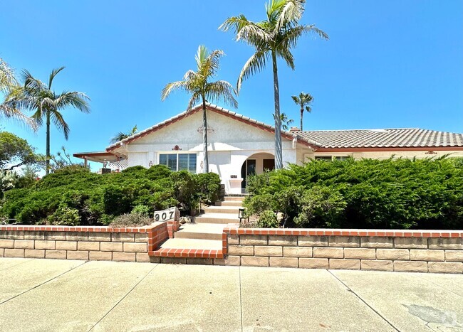 Building Photo - Desirable 4 bedroom home in Mountain View ...