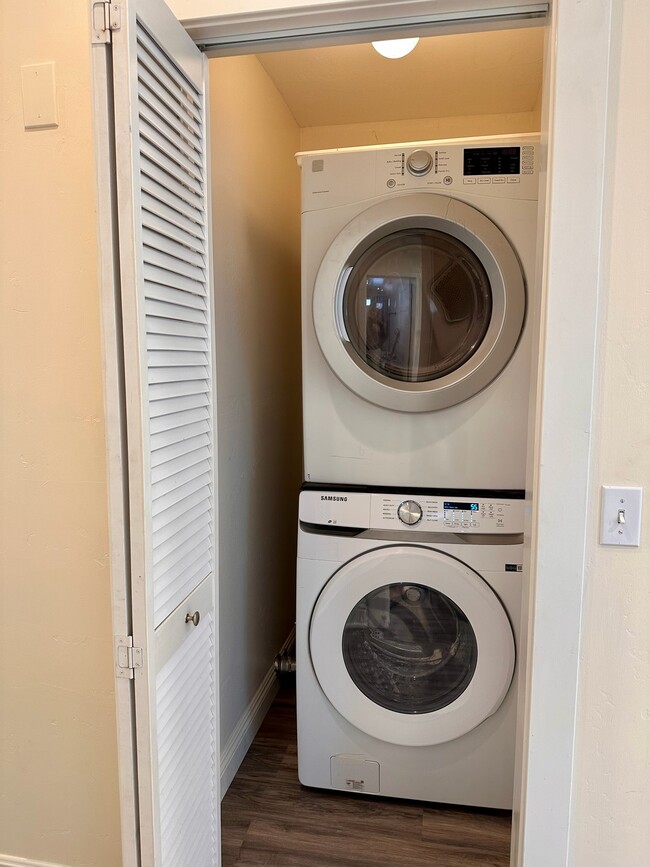 Full size washer and dryer - 358 22nd St Unit Two