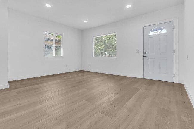 Photo - 5518 Denker Ave Unit 5520 Denker
