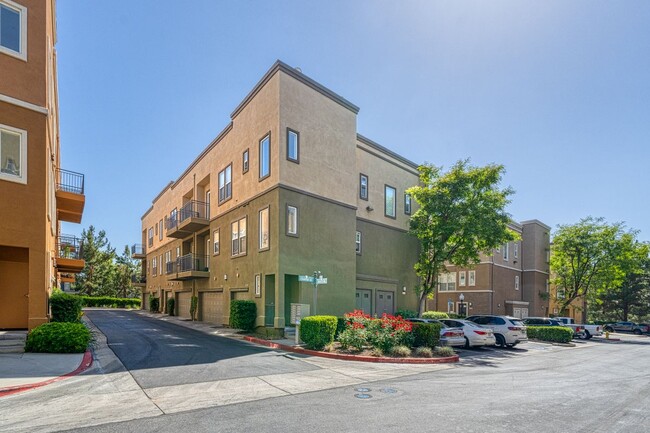 Building Photo - 1133 Jewett Dr