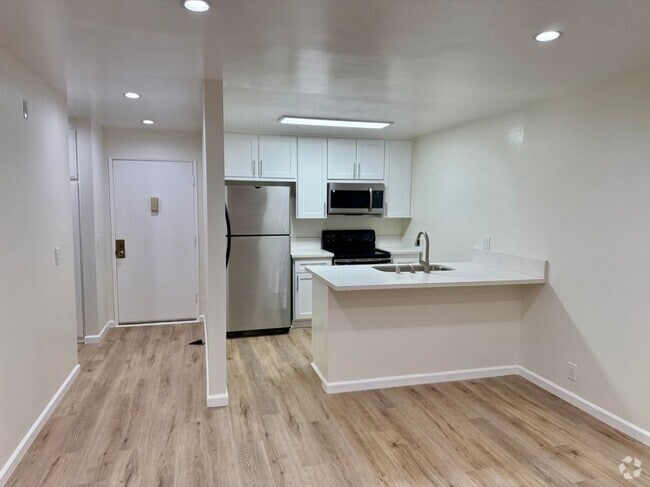 Building Photo - 5850 Benner St Rental